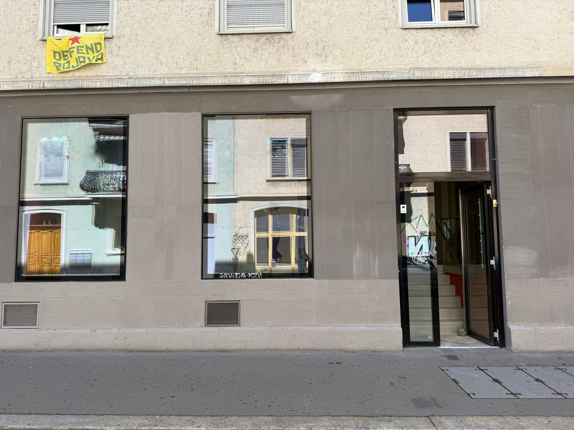 The future K-STREET 2.0 shopfront at Konradstrasse 49, before the move-in